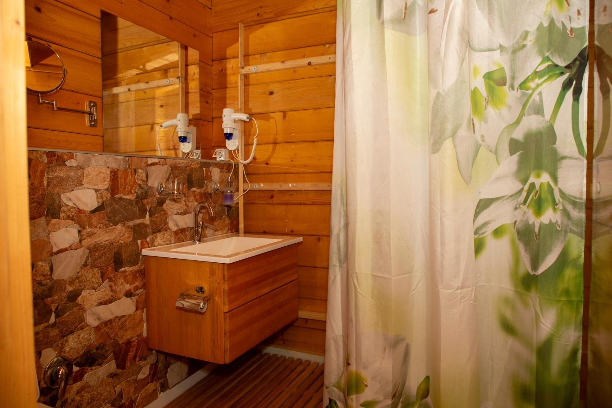 Guest House Mala Prica Zivinice Buitenkant foto